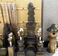 開基伊奈家墓所と観音供養塔